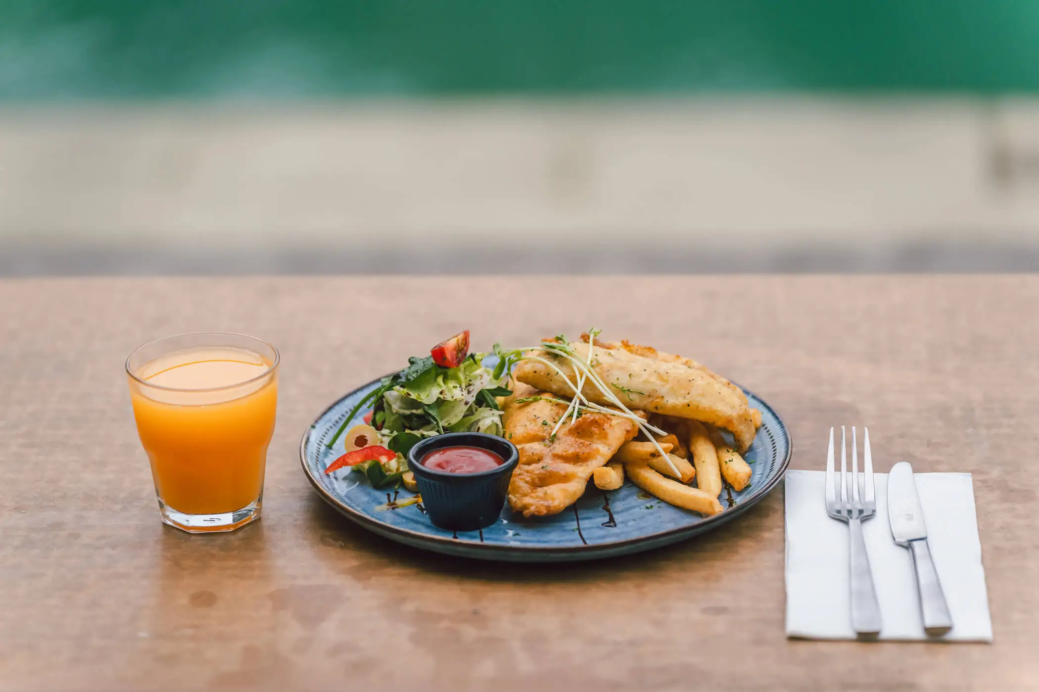 Food and drink presented at Mainsail Bar and Bistro